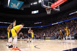 Siapa yang berada setelah OKC Thunder di klasemen playoff Wilayah Barat?