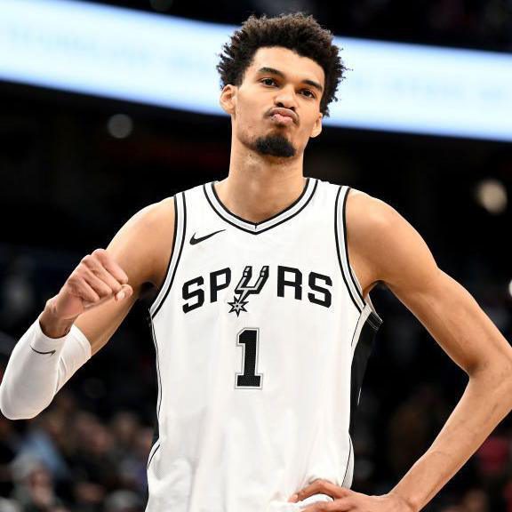 Victor Wembanyama adalah salah satu rookie paling menarik di NBA yang sudah menjadi pemimpin penuh dalam timnya.