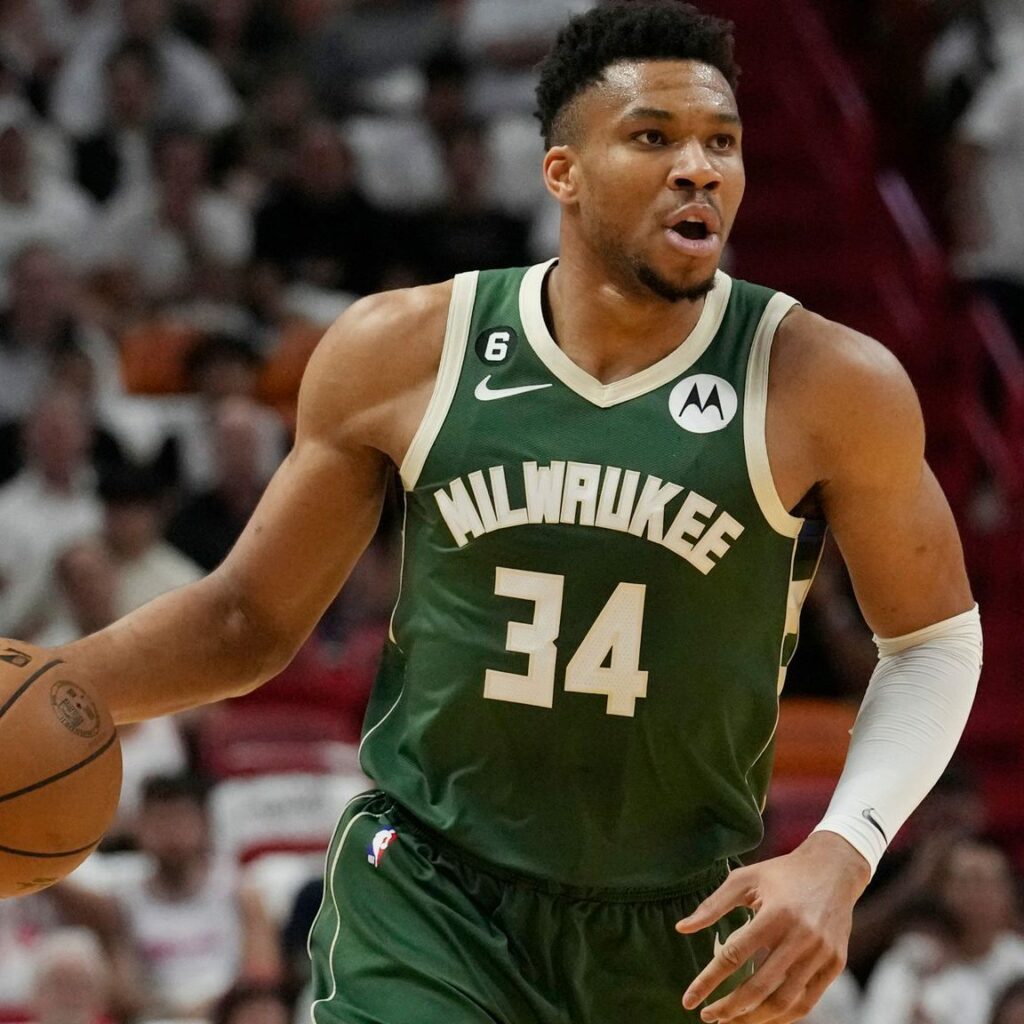 Giannis Antetokounmpo adalah forward yang kuat yang bertekad untuk menang lagi di NBA.